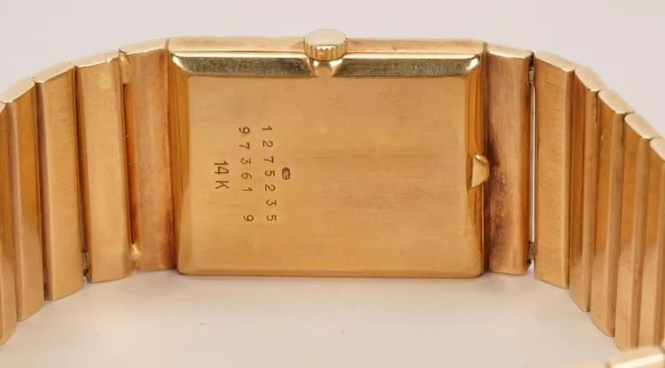 The Enduring Allure of a 14 kt Gold Watch